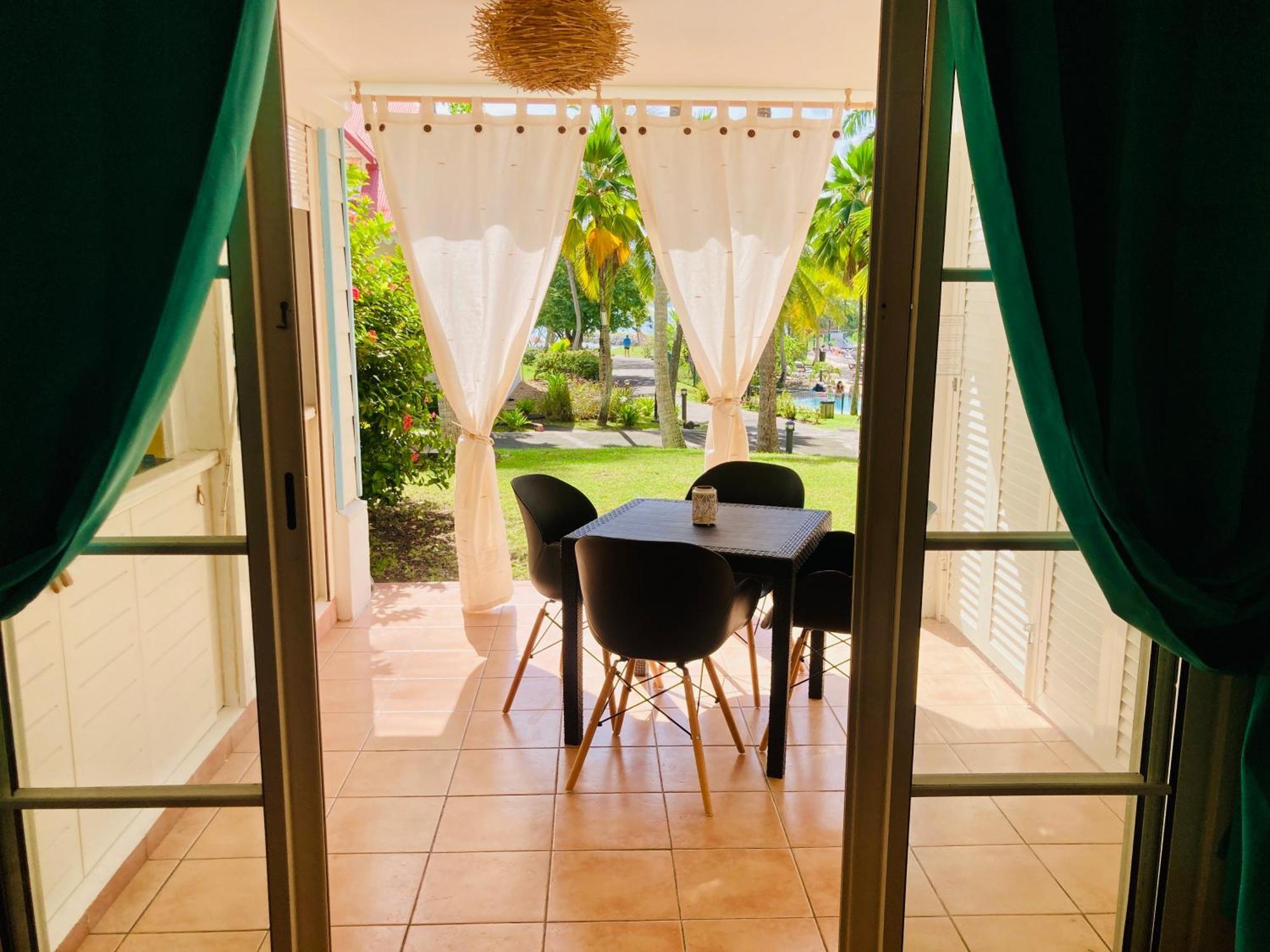 Tikazadaph, Pour Un Sejour De Charme, Romantique & Exotique, 97180 Sainte-Anne Exterior foto